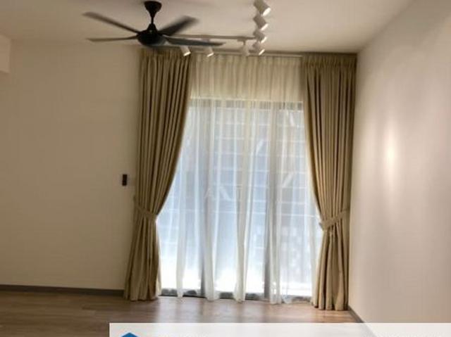 Nice, comfortable, great amenities, Walking distance to LRT Mall