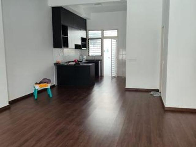 Nice Condition 2 Storey at Graham Garden Puncak Alam Ready Move In