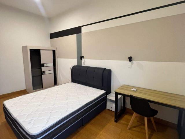 Nice Condition Medium Room For Rent Bandar Sunway