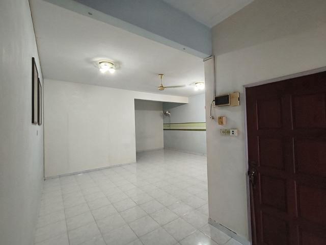 Nice Cosy Pulai Utama 25 Storey Terrace House for Sale