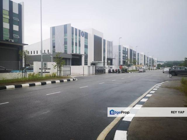 Nice Corner Detached Factory in Kundang Rawang for Rent