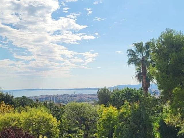 NICE CORNICHE FLEURIE 3 PIECES AVEC VUE MER ET TERRASSE