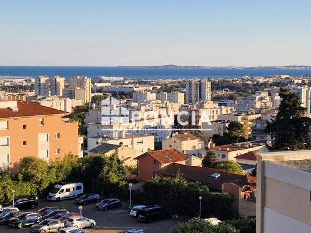 Nice corniche fleurie dans residence securise avec piscine et jardins, 4 pieces vue mer, cave et garage