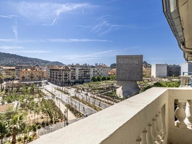 Nice Coulée Verte Magnifique 3 pièces en dernier étage entièrement rénové avec balcons
