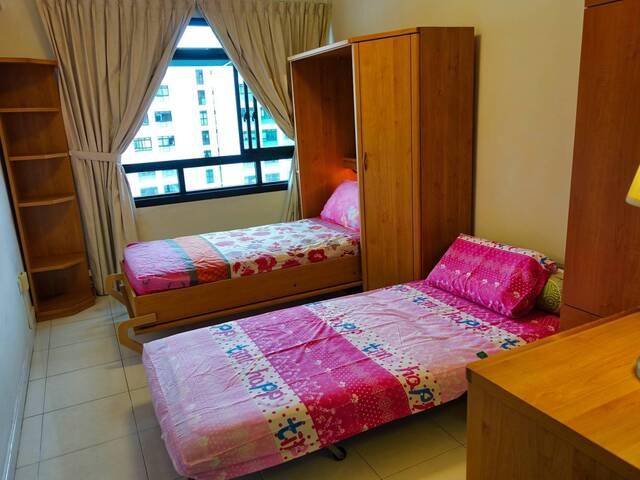 Nice & Cozy Room Near Jurong Point