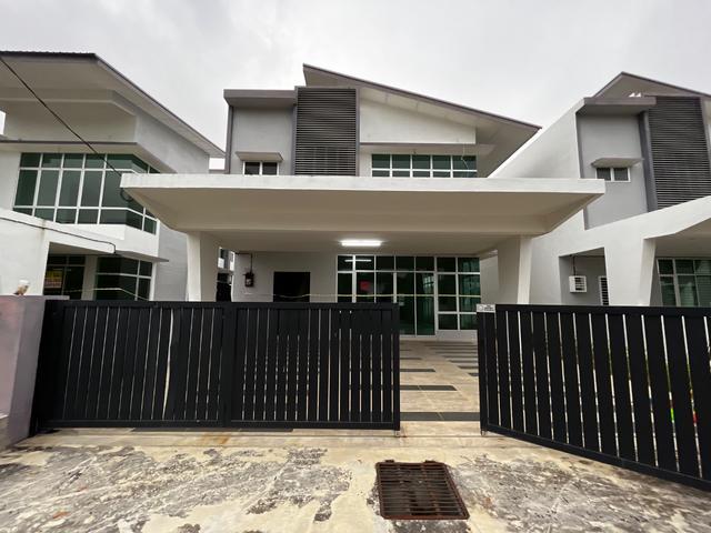 Nice Design Zero Lot Bungalow for Sale Opposite Empty Field