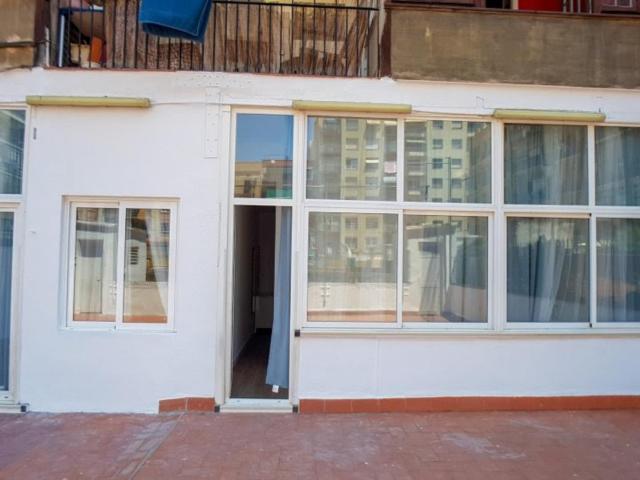 Nice double bedroom close to lovely Parc de Joan Miró