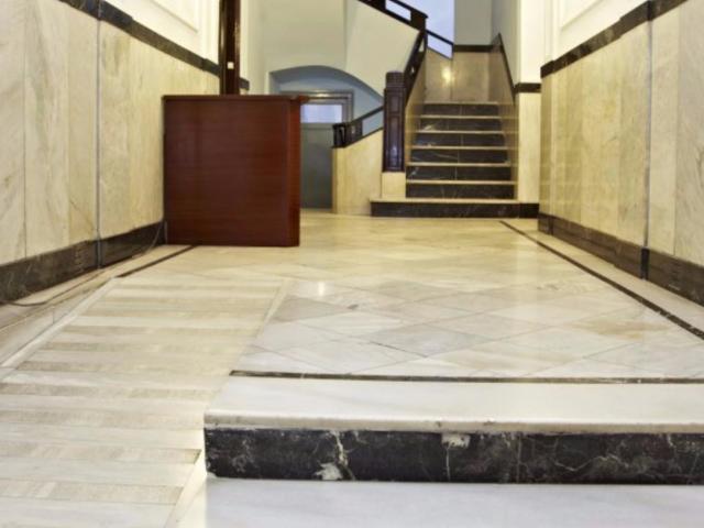 Nice double bedroom in a 5 bedroom apartment near Park Güell
