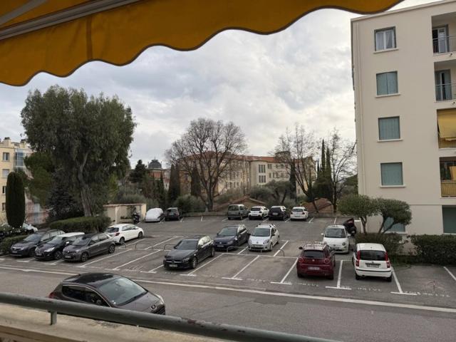 NICE CIMIEZ – 3 PIÈCES RÉNOVÉ AVEC BALCON