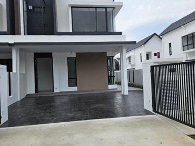 Nice Endlot Bandar Serenia City 2 Storey dengkil Kota Warisan Sale