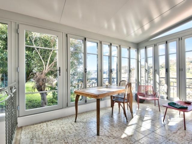 NICE EST ROQUEBILIERE APPARTEMENT 3/4 PIECES DE 69.30M² A VENDRE ENTIEREMENT RENOVE VUE DEGAGEE JARDIN DE 120M²