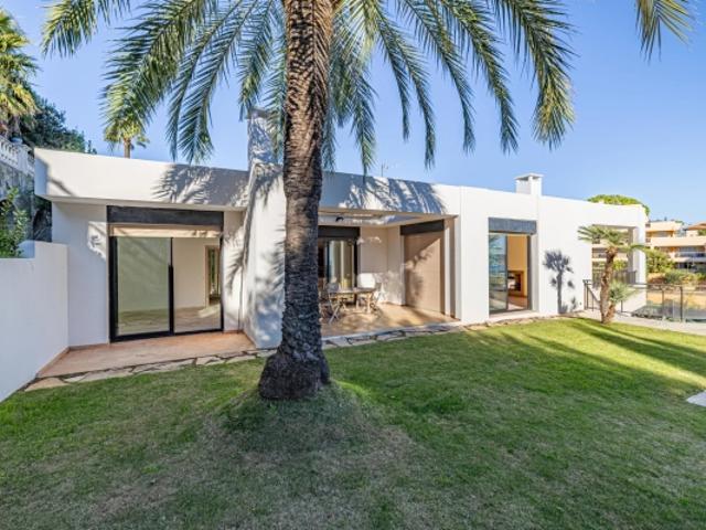 Nice Fabron Villa contemporaine de 300m² avec piscine, vue mer et garage de 112m²