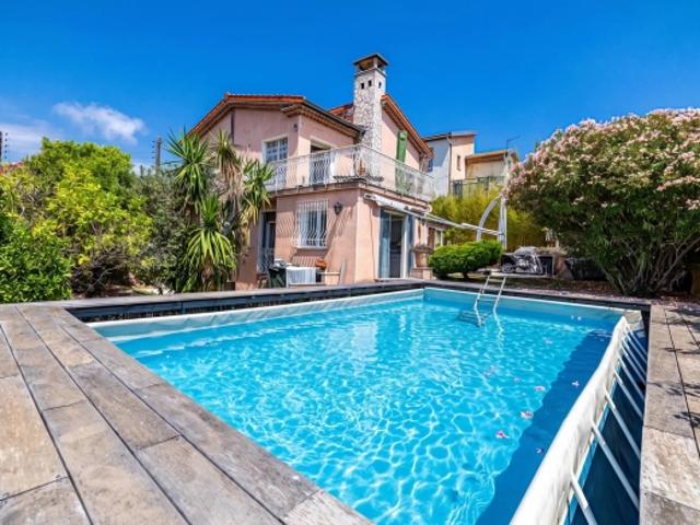 Nice Fabron Villa de 135 m2 Terrain de 580m2 Vue Mer et montagnes