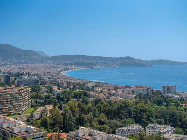 NICE – FABRON | DUPLEX EN DERNIER ÉTAGE – VUE MER PANORAMIQUE