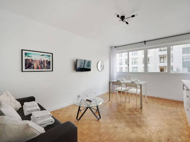 Nice, fashionable loft in quiet street