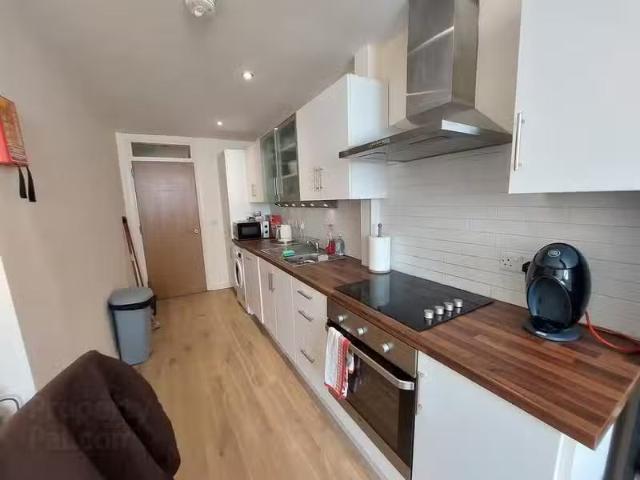 Deal! Flat 3, 24 Cromwell Road