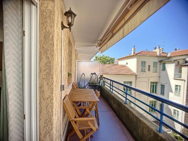 NICE FLEURS 2/3 pièces avec balcon et terrasse