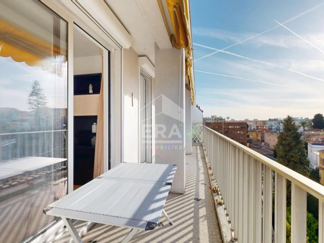 NICE FLEURS / F. GROSSO: MAGNIFIQUE 2 PIECES AVEC TERRASSE EN DERNIER ETAGE
