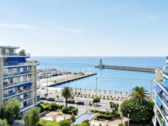 NICE FRANCK PILATTE APPARTEMENT 3 PIECES DE 71 M² A VENDRE TERRASSE EXPOSEE PLEIN SUD FACE A LA MER PARKING ET CAVE
