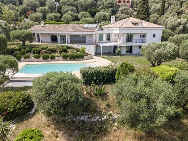 Nice Gairaut Propriété 8 pièces de 290m², sur 2294m² de terrain avec piscine et vues panoramiques mer