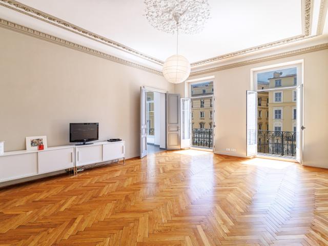 Nice Gioffredo Magnifique appartement bourgeois de 6 pièces au coeur des commerces de la Place Massena et proche de la mer