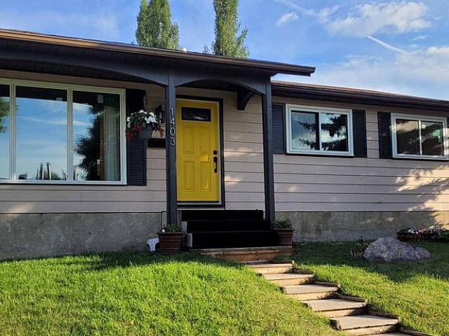 Nice Home On Corner Lot In Bonavista Downs