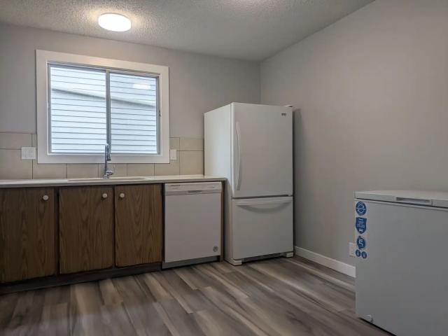 Nice House in Macewan for Rent