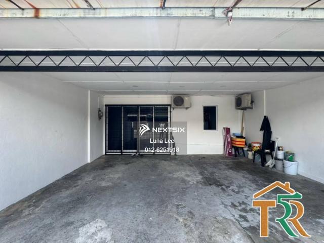 Nice Large Frontage Suitable for those who like gardening or for those who need big space for side by side parkings