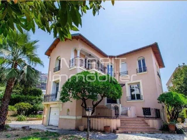 NICE LE PORT/VILLA BOURGEOISE 315 m2