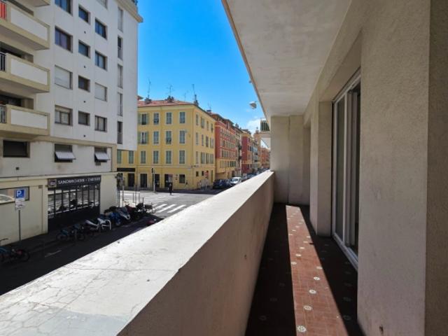 NICE Le Port 2 pièces 54,64m² plein Sud ascenseur balcon