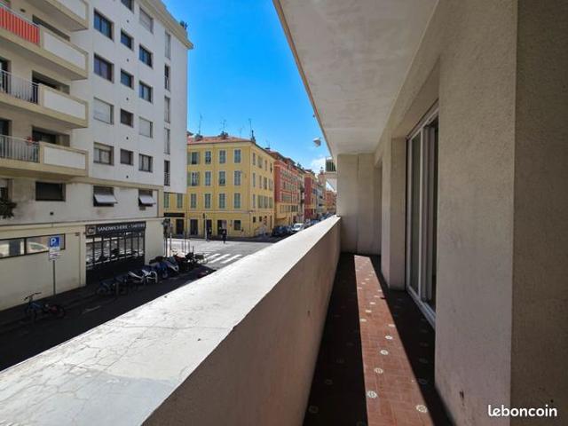 NICE Le Port 2 pièces 54,64m² plein Sud ascenseur balcon