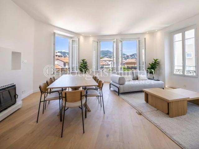 NICE Le Port: Bel appartement de 5 pièces. 137m² Nice