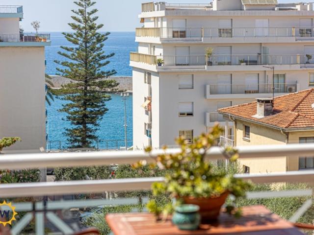Nice Le Port Lympia 3 pièces terrasse vue mer au calme