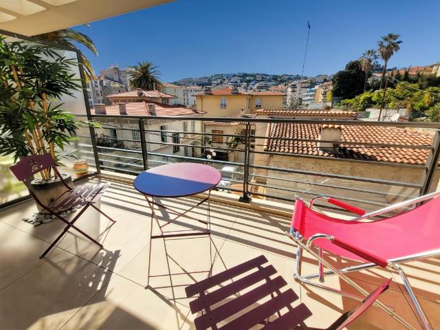 NICE Libération 3P 54m² dernier étage terrasse vue dégagée