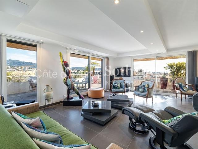 Nice Libération, Appartement 3 pièces avec grande terrasse e. 98m² Nice