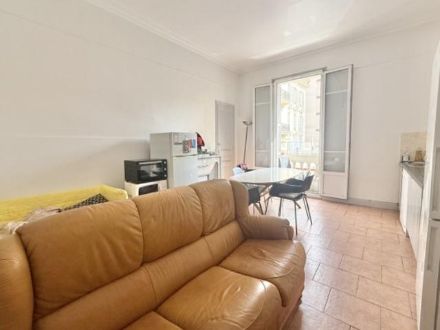 NICE LIBERATION APPARTEMENT 8 PIECES DE 141 M² A VENDRE VENDU LOUE PROCHE DES COMMODITES IDEAL INVESTISSEMENT LOCATIF CAVE