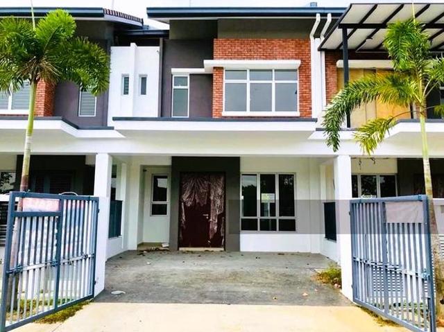 NICE LIVIA RIMBAYU 2 Storey House near robin swans kota kemuning