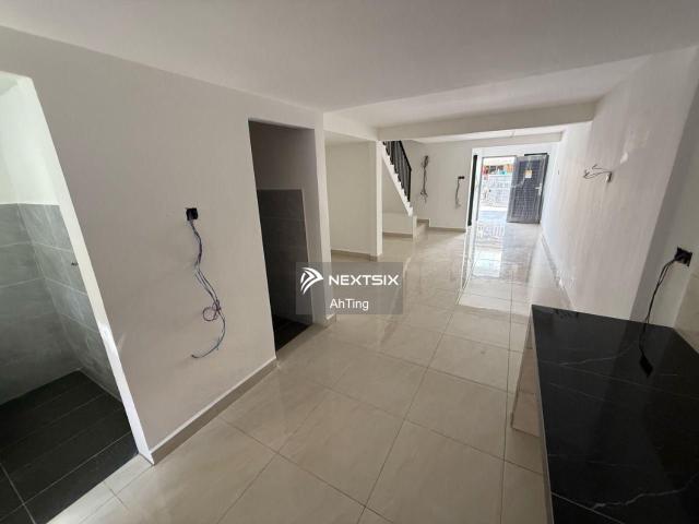 Nice location, easy access to town & 2nd link