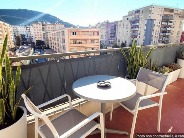NICE / PASTEUR Appartement 4 pièces de 80 m2 au 3ème étage