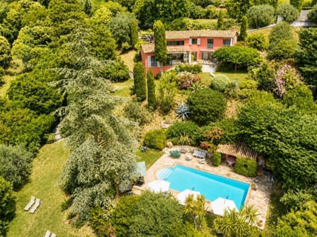 NICE PARC DU VINAIGRIER OBSERVATOIRE VILLA DE 200M² A VENDRE PISCINE GRANDE TERRASSE ET JARDIN SUPERBE VUE MER ET VILLE