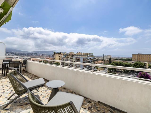 Nice – Parc Impérial – Magnifique 4 pièces rénové, dernier é. 77m² Nice