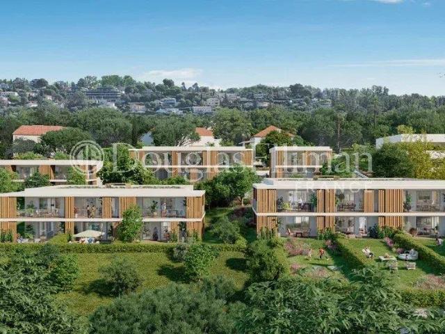 NICE Penthouse 3 pièces avec toit terrasse jacuzzi et jard. 62m² Nice
