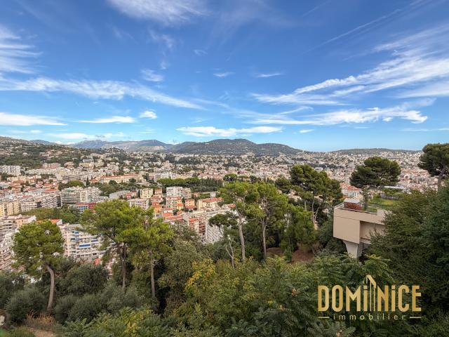 NICE PESSICART: 3/4 pièces rénové de 81 m2 avec Terrasse, vue panoramique