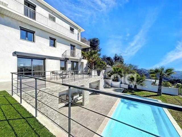 NICE | PESSICART | VILLA 7 PIÈCES 175 M² | TERRAIN 1670 M² | PISCINE | GARAGE | PARKINGS | POOLHOUSE