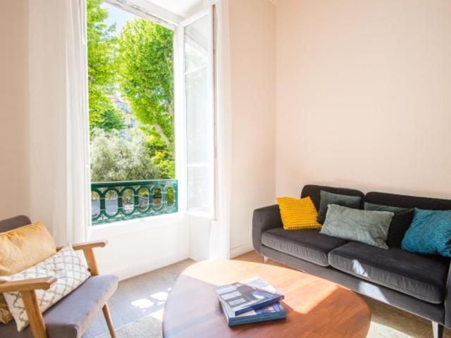 NICE PLACE WILSON 2 PIECES DE 39 M² A VENDRE TRES BON ETAT TRAVERSANT ENSOLEILLE CLIMATISE IMMEUBLE BELLE EPOQUE