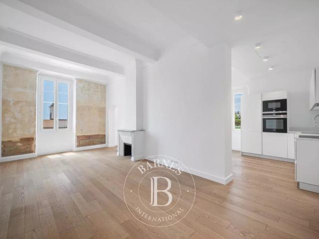 NICE PONCHETTE APPARTEMENT ENTIERTEMENT RENOVE