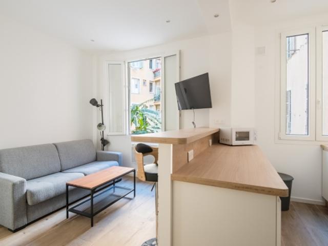 NICE PORT APPARTEMENT STUDIO DE 22M² A VENDRE ENTIEREMENT RENOVE IDEAL PIED A TERRE OU INVESTISSEMENT LOCATIF PROCHE COMMODITES