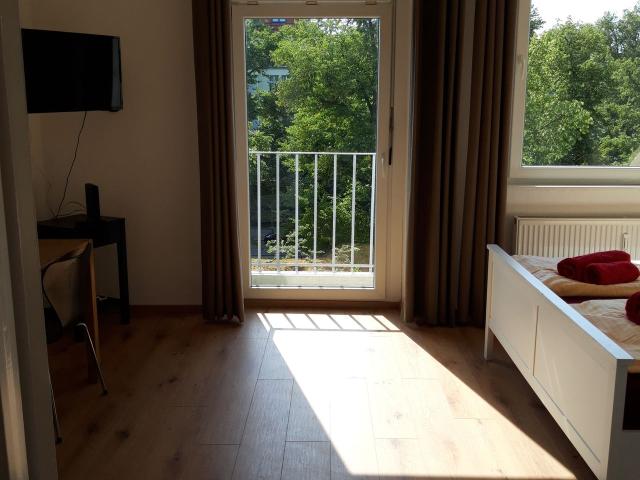 Nice, pretty flat, Berlin Amsterdam Apartments for Rent