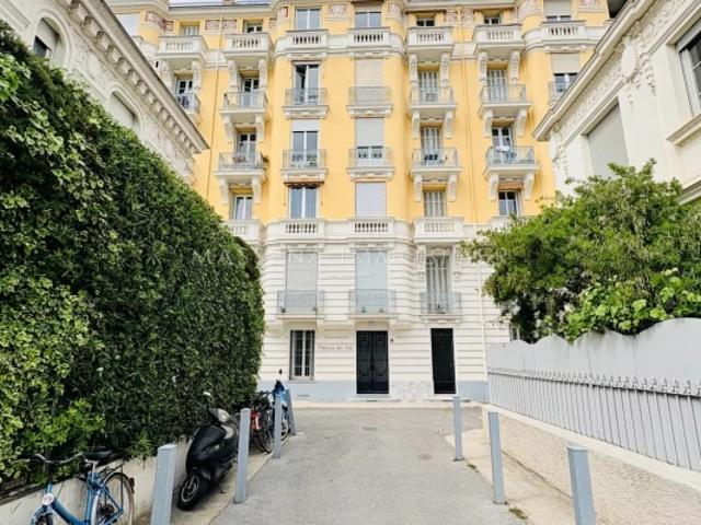 Nice Promenade des Anglais 3 pièces