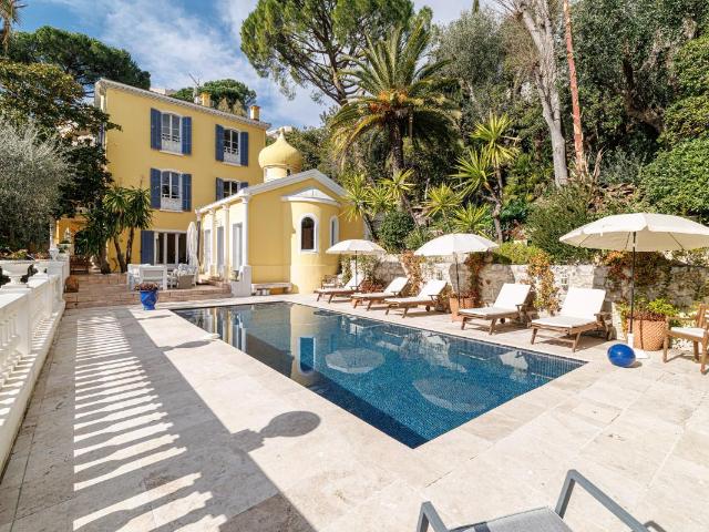 NICE proche mer Propriété d'exception 350m2 + terrain 3300m2